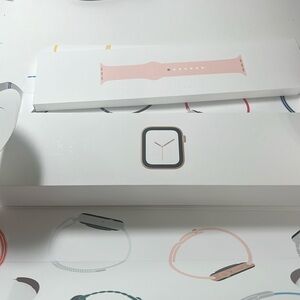 Original box I Watch 4 series 40 mm rose gold with 1 original boxed strap+4 more